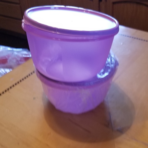 SOLD!!!! Tupperware - Picture 3 of 4